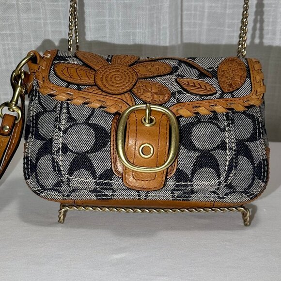 SOLD - COACH Bleecker Vachetta Leather Signature Denim Floral Applique Wristlet - Picture 2 of 15